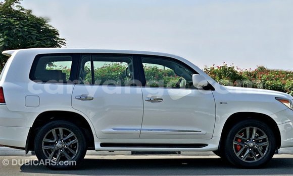 Acheter Import Voiture Lexus LX Blanc à Import - Dubai, Malawi Acheter Import Voiture Lexus LX Blanc à Import - Dubai, Malawi