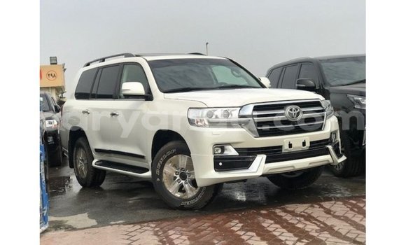Acheter Import Voiture Toyota Land Cruiser Blanc à Import - Dubai, Malawi Acheter Import Voiture Toyota Land Cruiser Blanc à Import - Dubai, Malawi