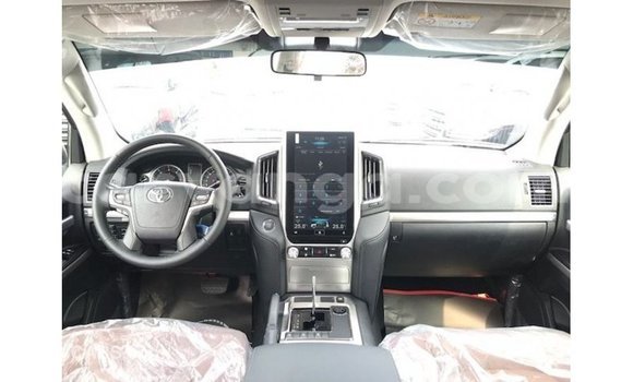 Acheter Import Voiture Toyota Land Cruiser Blanc à Import - Dubai, Malawi Acheter Import Voiture Toyota Land Cruiser Blanc à Import - Dubai, Malawi