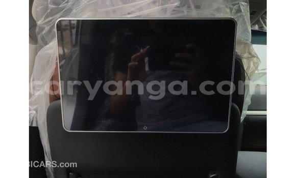 Acheter Import Voiture Toyota Land Cruiser Blanc à Import - Dubai, Malawi Acheter Import Voiture Toyota Land Cruiser Blanc à Import - Dubai, Malawi