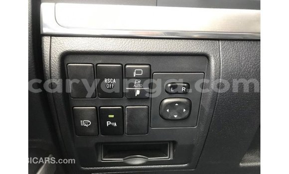 Acheter Import Voiture Toyota Land Cruiser Blanc à Import - Dubai, Malawi Acheter Import Voiture Toyota Land Cruiser Blanc à Import - Dubai, Malawi