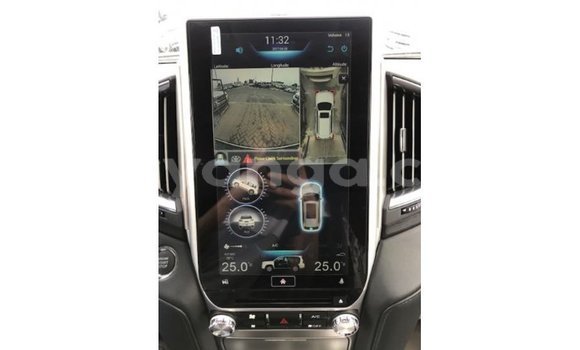 Acheter Import Voiture Toyota Land Cruiser Blanc à Import - Dubai, Malawi Acheter Import Voiture Toyota Land Cruiser Blanc à Import - Dubai, Malawi