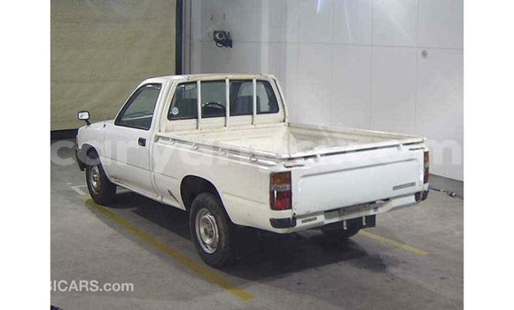 Nunua Imported Toyota Hilux White Gari ndani ya Import - Dubai nchini Malawi Nunua Imported Toyota Hilux White Gari ndani ya Import - Dubai nchini Malawi