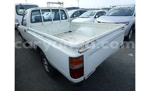 Nunua Imported Toyota Hilux White Gari ndani ya Import - Dubai nchini Malawi Nunua Imported Toyota Hilux White Gari ndani ya Import - Dubai nchini Malawi