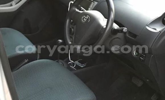 Acheter Import Voiture Toyota Vitz Gris à Blantyre, Malawi Acheter Import Voiture Toyota Vitz Gris à Blantyre, Malawi