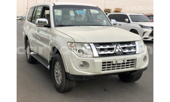 Nunua Imported Mitsubishi Pajero White Gari ndani ya Import - Dubai nchini Malawi Nunua Imported Mitsubishi Pajero White Gari ndani ya Import - Dubai nchini Malawi