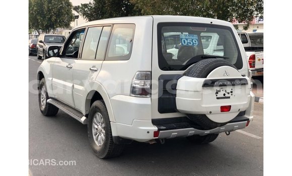Nunua Imported Mitsubishi Pajero White Gari ndani ya Import - Dubai nchini Malawi Nunua Imported Mitsubishi Pajero White Gari ndani ya Import - Dubai nchini Malawi