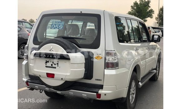 Nunua Imported Mitsubishi Pajero White Gari ndani ya Import - Dubai nchini Malawi Nunua Imported Mitsubishi Pajero White Gari ndani ya Import - Dubai nchini Malawi