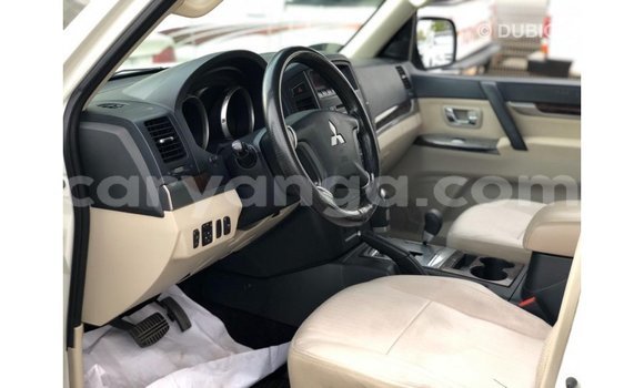 Nunua Imported Mitsubishi Pajero White Gari ndani ya Import - Dubai nchini Malawi Nunua Imported Mitsubishi Pajero White Gari ndani ya Import - Dubai nchini Malawi