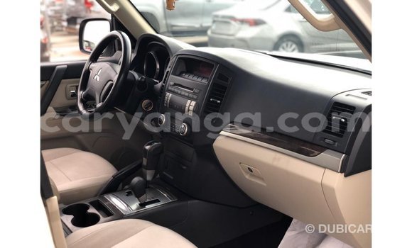 Nunua Imported Mitsubishi Pajero White Gari ndani ya Import - Dubai nchini Malawi Nunua Imported Mitsubishi Pajero White Gari ndani ya Import - Dubai nchini Malawi