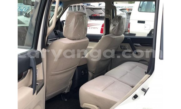 Nunua Imported Mitsubishi Pajero White Gari ndani ya Import - Dubai nchini Malawi Nunua Imported Mitsubishi Pajero White Gari ndani ya Import - Dubai nchini Malawi