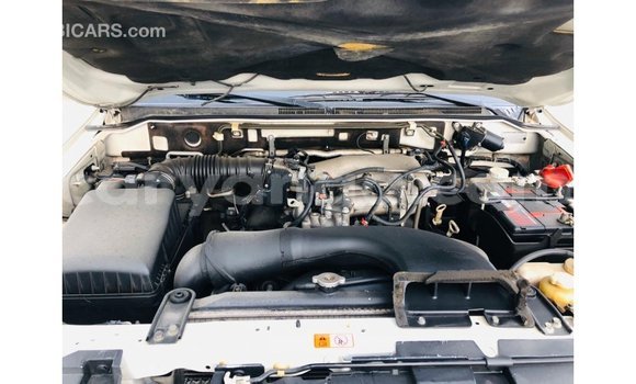 Nunua Imported Mitsubishi Pajero White Gari ndani ya Import - Dubai nchini Malawi Nunua Imported Mitsubishi Pajero White Gari ndani ya Import - Dubai nchini Malawi