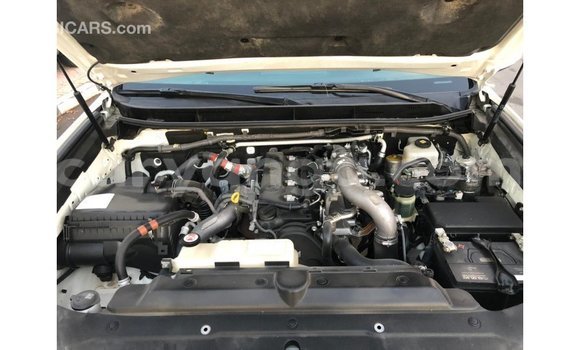 Acheter Import Voiture Toyota Prado Blanc à Import - Dubai, Malawi Acheter Import Voiture Toyota Prado Blanc à Import - Dubai, Malawi