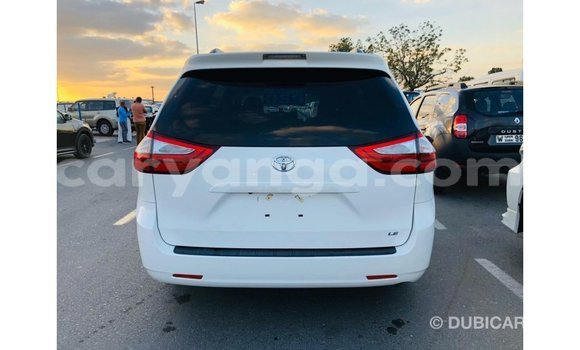 Acheter Import Voiture Toyota Sienna Blanc à Import - Dubai, Malawi Acheter Import Voiture Toyota Sienna Blanc à Import - Dubai, Malawi