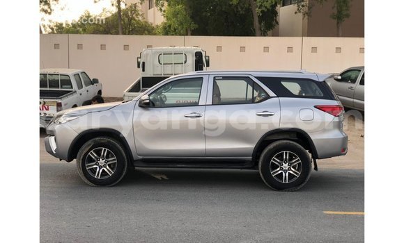 Acheter Import Voiture Toyota Fortuner Autre à Import - Dubai, Malawi Acheter Import Voiture Toyota Fortuner Autre à Import - Dubai, Malawi
