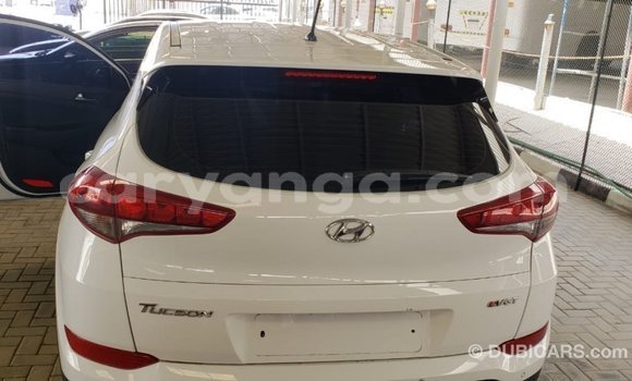 Nunua Imported Hyundai Tucson White Gari ndani ya Import - Dubai nchini Malawi Nunua Imported Hyundai Tucson White Gari ndani ya Import - Dubai nchini Malawi