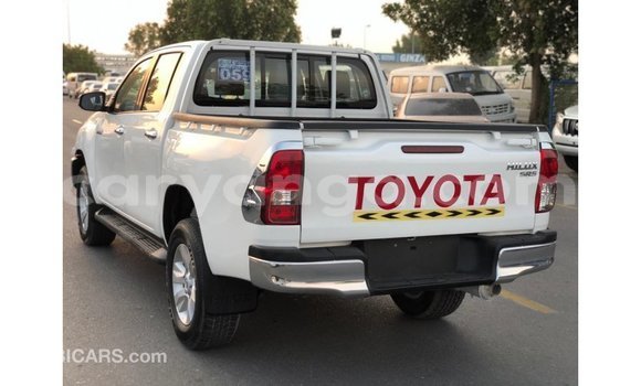 Acheter Import Voiture Toyota Hilux Blanc à Import - Dubai, Malawi Acheter Import Voiture Toyota Hilux Blanc à Import - Dubai, Malawi