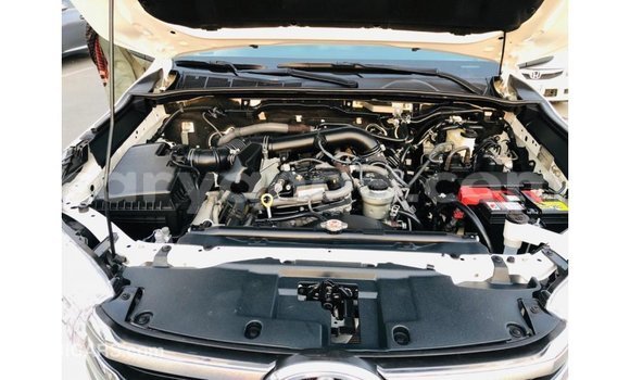 Acheter Import Voiture Toyota Hilux Blanc à Import - Dubai, Malawi Acheter Import Voiture Toyota Hilux Blanc à Import - Dubai, Malawi