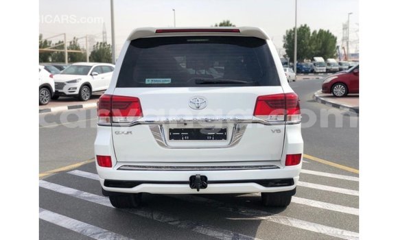 Nunua Imported Toyota Land Cruiser White Gari ndani ya Import - Dubai nchini Malawi Nunua Imported Toyota Land Cruiser White Gari ndani ya Import - Dubai nchini Malawi
