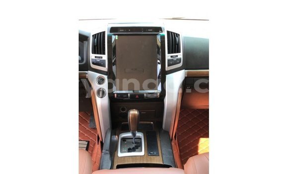 Nunua Imported Toyota Land Cruiser White Gari ndani ya Import - Dubai nchini Malawi Nunua Imported Toyota Land Cruiser White Gari ndani ya Import - Dubai nchini Malawi