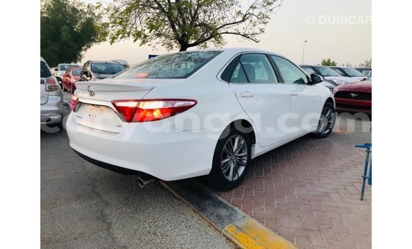 Nunua Imported Toyota Camry White Gari ndani ya Import - Dubai nchini Malawi Nunua Imported Toyota Camry White Gari ndani ya Import - Dubai nchini Malawi