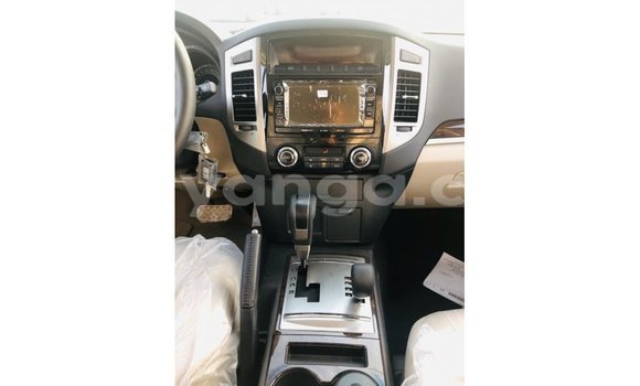 Nunua Imported Mitsubishi Pajero Black Gari ndani ya Import - Dubai nchini Malawi Nunua Imported Mitsubishi Pajero Black Gari ndani ya Import - Dubai nchini Malawi