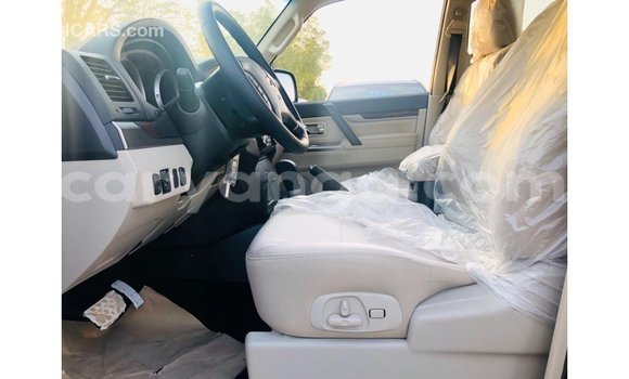 Nunua Imported Mitsubishi Pajero Black Gari ndani ya Import - Dubai nchini Malawi Nunua Imported Mitsubishi Pajero Black Gari ndani ya Import - Dubai nchini Malawi