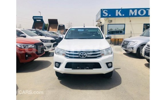Nunua Imported Toyota Hilux White Gari ndani ya Import - Dubai nchini Malawi Nunua Imported Toyota Hilux White Gari ndani ya Import - Dubai nchini Malawi