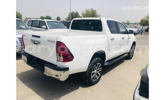Nunua Imported Toyota Hilux White Gari ndani ya Import - Dubai nchini Malawi Nunua Imported Toyota Hilux White Gari ndani ya Import - Dubai nchini Malawi