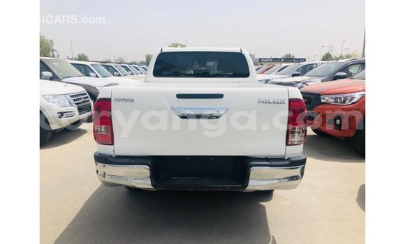 Nunua Imported Toyota Hilux White Gari ndani ya Import - Dubai nchini Malawi Nunua Imported Toyota Hilux White Gari ndani ya Import - Dubai nchini Malawi
