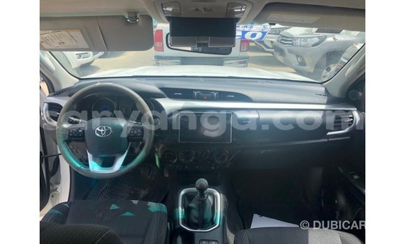 Nunua Imported Toyota Hilux White Gari ndani ya Import - Dubai nchini Malawi Nunua Imported Toyota Hilux White Gari ndani ya Import - Dubai nchini Malawi