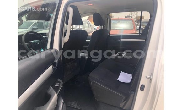 Nunua Imported Toyota Hilux White Gari ndani ya Import - Dubai nchini Malawi Nunua Imported Toyota Hilux White Gari ndani ya Import - Dubai nchini Malawi