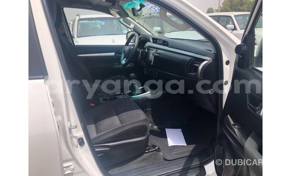 Nunua Imported Toyota Hilux White Gari ndani ya Import - Dubai nchini Malawi Nunua Imported Toyota Hilux White Gari ndani ya Import - Dubai nchini Malawi