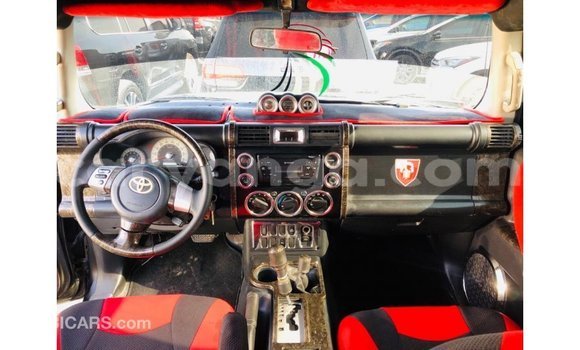 Nunua Imported Toyota FJ Cruiser Black Gari ndani ya Import - Dubai nchini Malawi Nunua Imported Toyota FJ Cruiser Black Gari ndani ya Import - Dubai nchini Malawi
