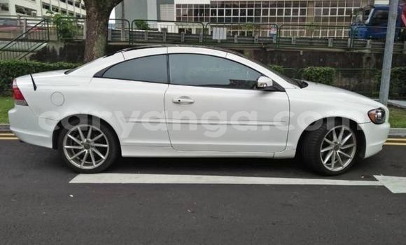 Acheter Import Voiture Volvo V70 Blanc à Blantyre, Malawi Acheter Import Voiture Volvo V70 Blanc à Blantyre, Malawi