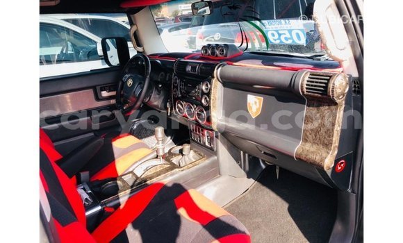 Nunua Imported Toyota FJ Cruiser Black Gari ndani ya Import - Dubai nchini Malawi Nunua Imported Toyota FJ Cruiser Black Gari ndani ya Import - Dubai nchini Malawi