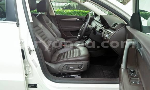 Acheter Import Voiture Volkswagen Passat Blanc à Blantyre, Malawi Acheter Import Voiture Volkswagen Passat Blanc à Blantyre, Malawi
