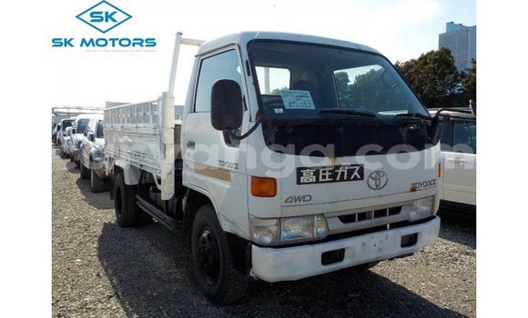Nunua Imported Toyota Dyna White Gari ndani ya Import - Dubai nchini Malawi Nunua Imported Toyota Dyna White Gari ndani ya Import - Dubai nchini Malawi