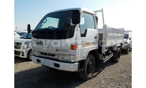 Nunua Imported Toyota Dyna White Gari ndani ya Import - Dubai nchini Malawi Nunua Imported Toyota Dyna White Gari ndani ya Import - Dubai nchini Malawi