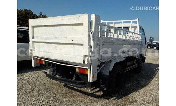 Nunua Imported Toyota Dyna White Gari ndani ya Import - Dubai nchini Malawi Nunua Imported Toyota Dyna White Gari ndani ya Import - Dubai nchini Malawi