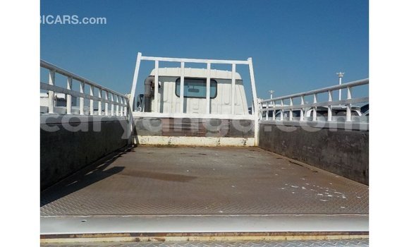 Nunua Imported Toyota Dyna White Gari ndani ya Import - Dubai nchini Malawi Nunua Imported Toyota Dyna White Gari ndani ya Import - Dubai nchini Malawi