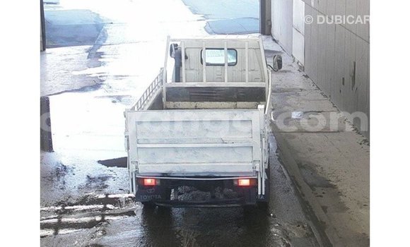 Nunua Imported Toyota Dyna White Gari ndani ya Import - Dubai nchini Malawi Nunua Imported Toyota Dyna White Gari ndani ya Import - Dubai nchini Malawi