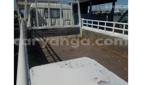 Nunua Imported Toyota Dyna White Gari ndani ya Import - Dubai nchini Malawi Nunua Imported Toyota Dyna White Gari ndani ya Import - Dubai nchini Malawi