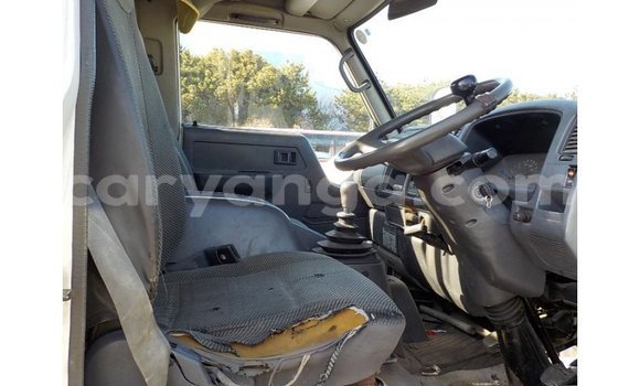 Nunua Imported Toyota Dyna White Gari ndani ya Import - Dubai nchini Malawi Nunua Imported Toyota Dyna White Gari ndani ya Import - Dubai nchini Malawi