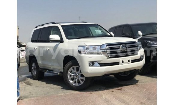 Nunua Imported Toyota Land Cruiser White Gari ndani ya Import - Dubai nchini Malawi Nunua Imported Toyota Land Cruiser White Gari ndani ya Import - Dubai nchini Malawi