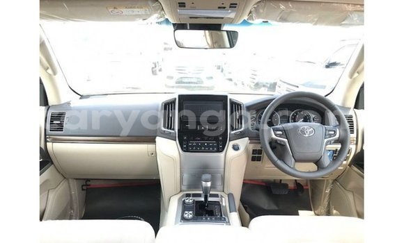 Nunua Imported Toyota Land Cruiser White Gari ndani ya Import - Dubai nchini Malawi Nunua Imported Toyota Land Cruiser White Gari ndani ya Import - Dubai nchini Malawi