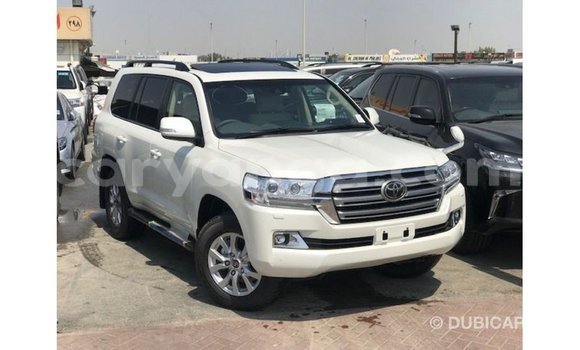 Nunua Imported Toyota Land Cruiser White Gari ndani ya Import - Dubai nchini Malawi Nunua Imported Toyota Land Cruiser White Gari ndani ya Import - Dubai nchini Malawi