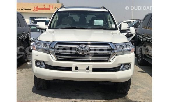 Nunua Imported Toyota Land Cruiser White Gari ndani ya Import - Dubai nchini Malawi Nunua Imported Toyota Land Cruiser White Gari ndani ya Import - Dubai nchini Malawi