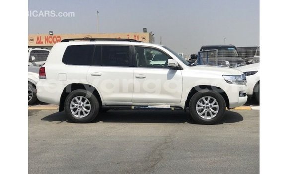 Nunua Imported Toyota Land Cruiser White Gari ndani ya Import - Dubai nchini Malawi Nunua Imported Toyota Land Cruiser White Gari ndani ya Import - Dubai nchini Malawi