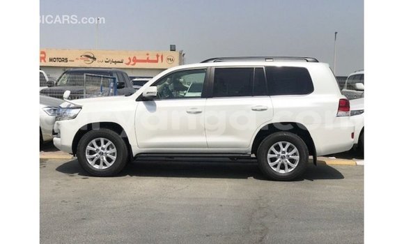 Nunua Imported Toyota Land Cruiser White Gari ndani ya Import - Dubai nchini Malawi Nunua Imported Toyota Land Cruiser White Gari ndani ya Import - Dubai nchini Malawi